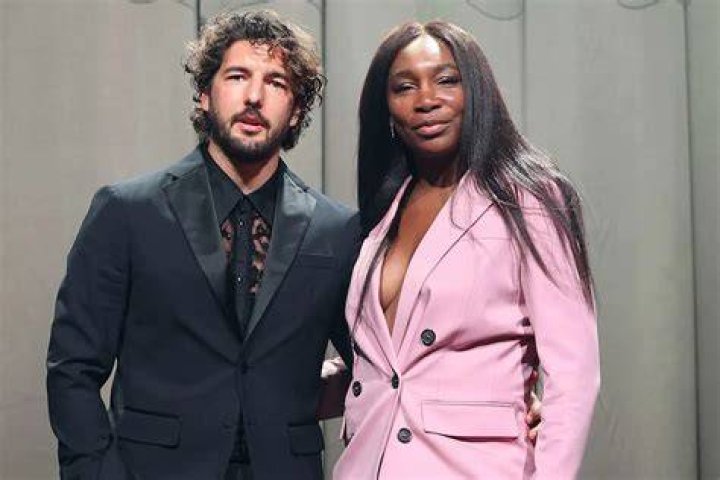 Andrea Lowell’s Husband: Who is Andrea Lowell Dating?