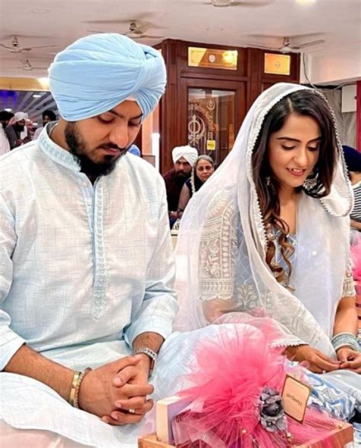 Asees Kaur’s Boyfriend: Who is Asees Kaur Dating?
