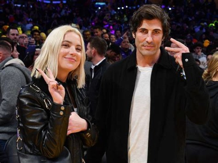 Ashley Benson’s Girlfriend: Who is Ashley Benson Dating?