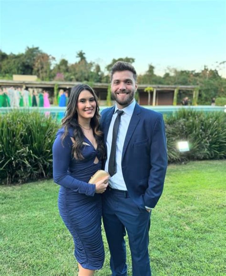 Beatriz Bonemer’s Girlfriend: Who is Beatriz Bonemer Dating?