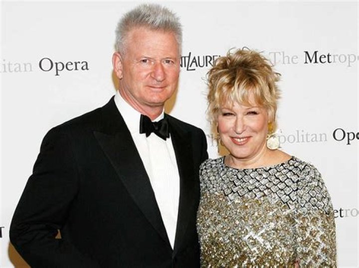 Bette Midler’s Husband: Who is Bette Midler Dating?