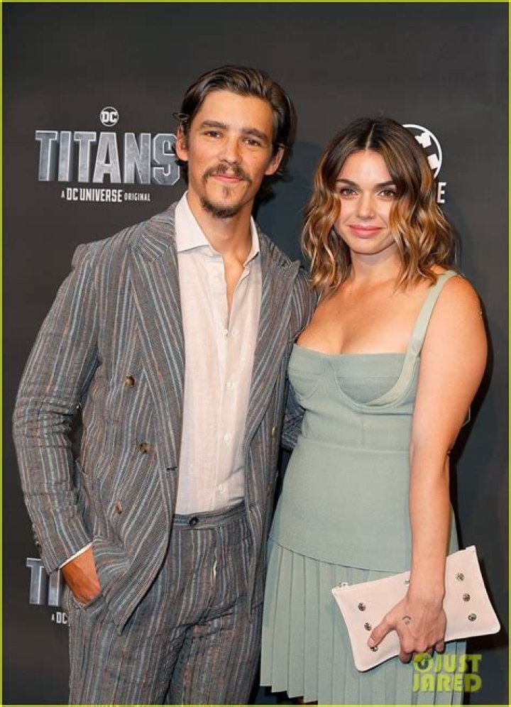 Brenton Thwaites’s Girlfriend: Who is Brenton Thwaites Dating?