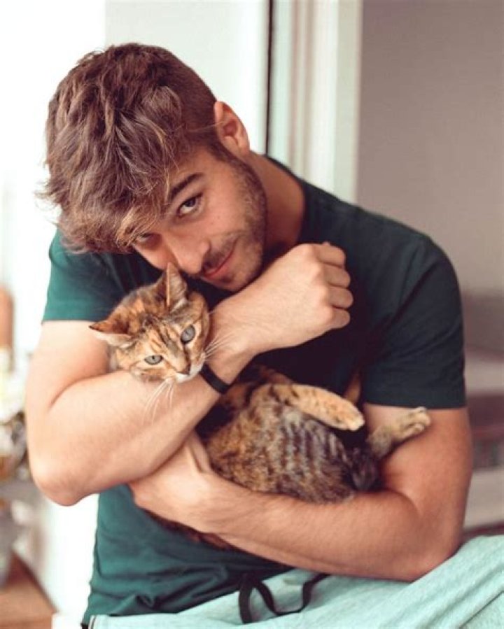 Eduard Linares’s Girlfriend: Who is Eduard Linares Dating?