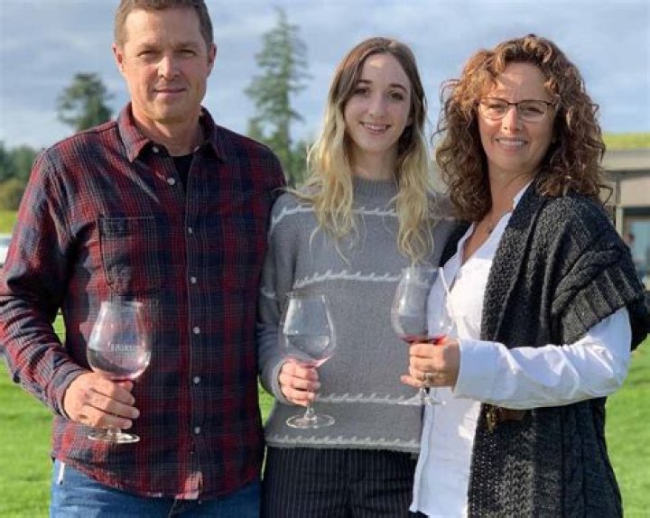 Eric Close’s Wife: Who is Eric Close Dating?