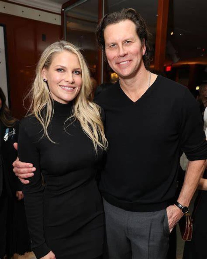 Hayes MacArthur’s Wife: Who is Hayes MacArthur Dating?
