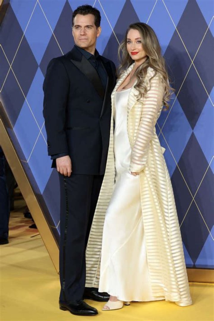 Henry Cavill’s Girlfriend: Who is Henry Cavill Dating?