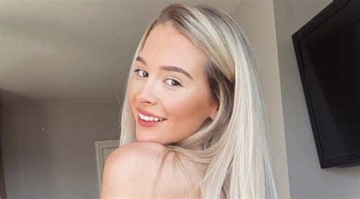 Holly H’s Boyfriend: Who is Holly H Dating?
