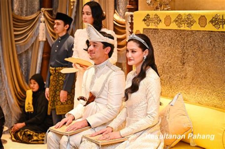 Izwan Saleh’s Girlfriend: Who is Izwan Saleh Dating?