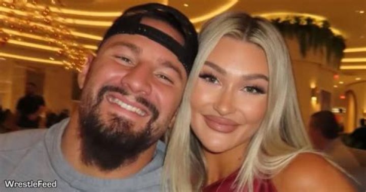 Izzi’s Girlfriend: Who is Izzi Dating?