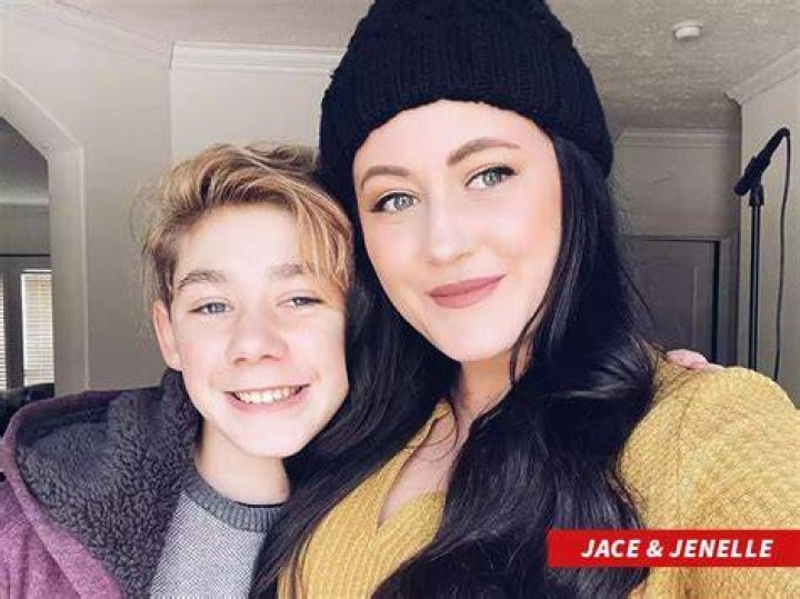 Jace Young’s Girlfriend: Who is Jace Young Dating?