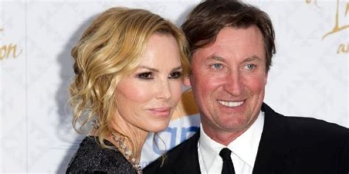 Janet Jones’s Husband: Who is Janet Jones Dating?
