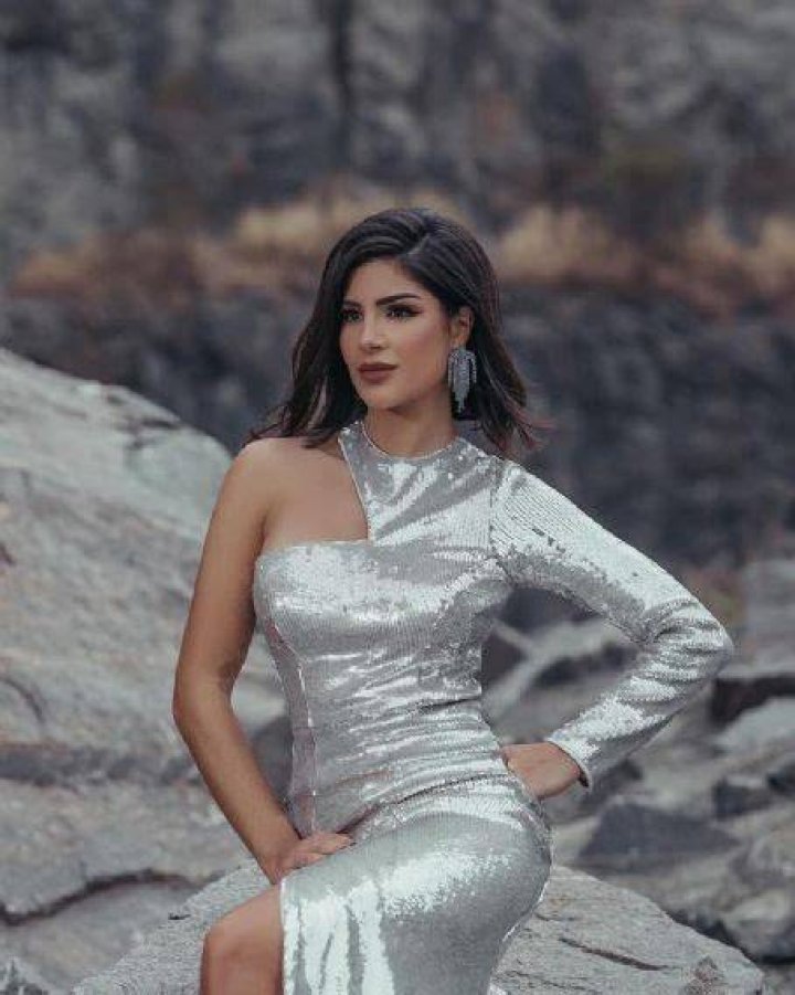 Julia Horta’s Boyfriend: Who is Julia Horta Dating?