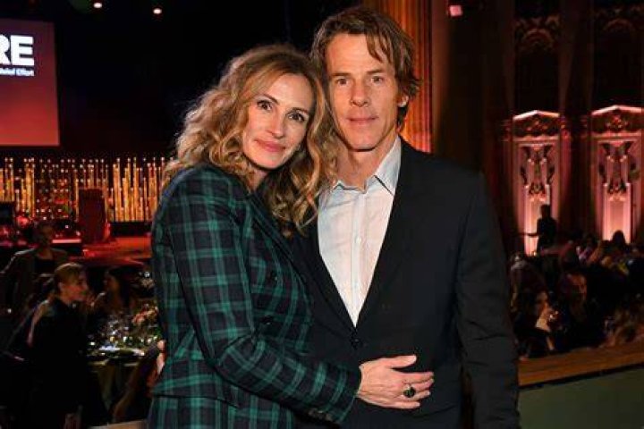 Julia Stegner’s Husband: Who is Julia Stegner Dating?