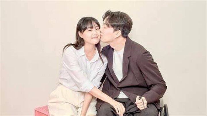 Jung Eun-ji’s Boyfriend: Who is Jung Eun-ji Dating?