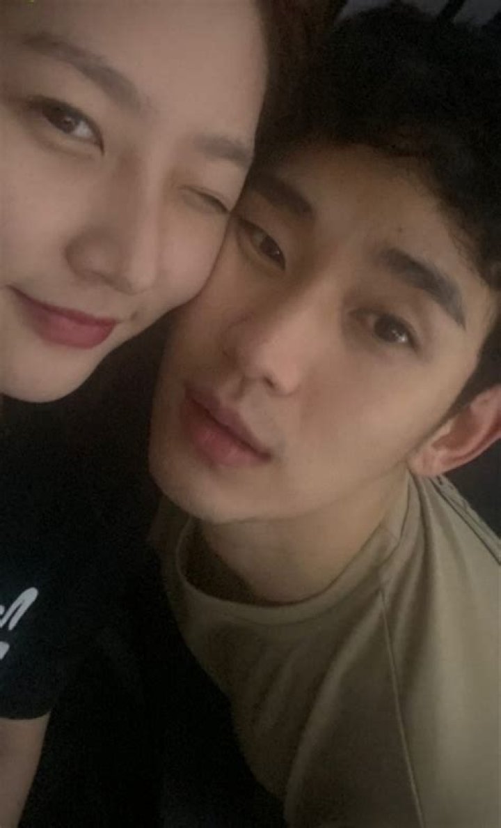 Kim Sae-ron’s Boyfriend: Who is Kim Sae-ron Dating?