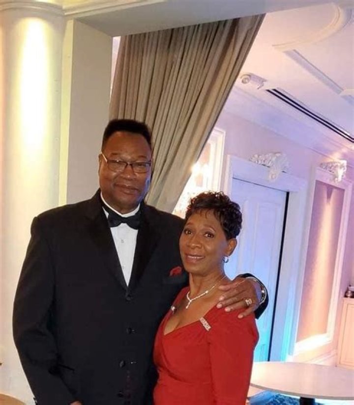 Larry Holmes’s Wife: Who is Larry Holmes Dating?