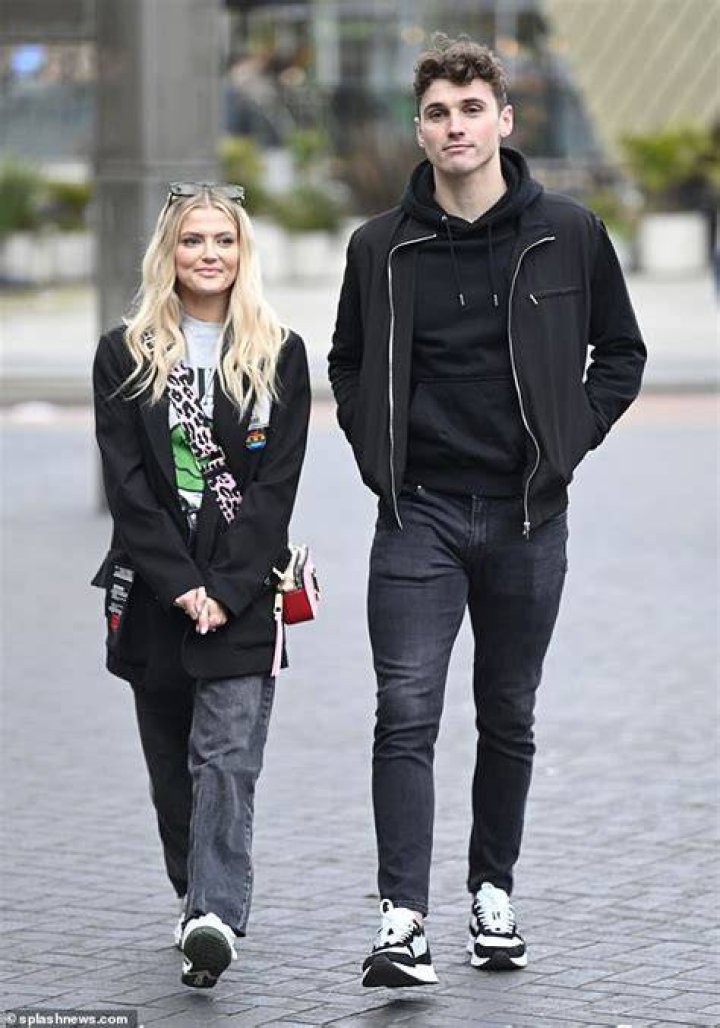 Lucy Fallon’s Boyfriend: Who is Lucy Fallon Dating?
