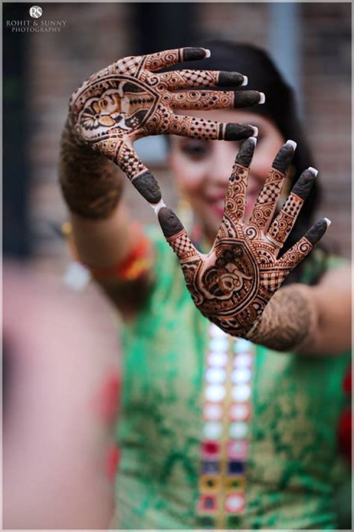 Mehndi by Theresa’s Boyfriend: Who is Mehndi by Theresa Dating?