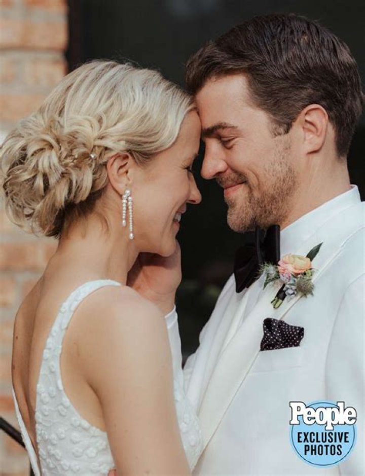 Melle Schram’s Girlfriend: Who is Melle Schram Dating?