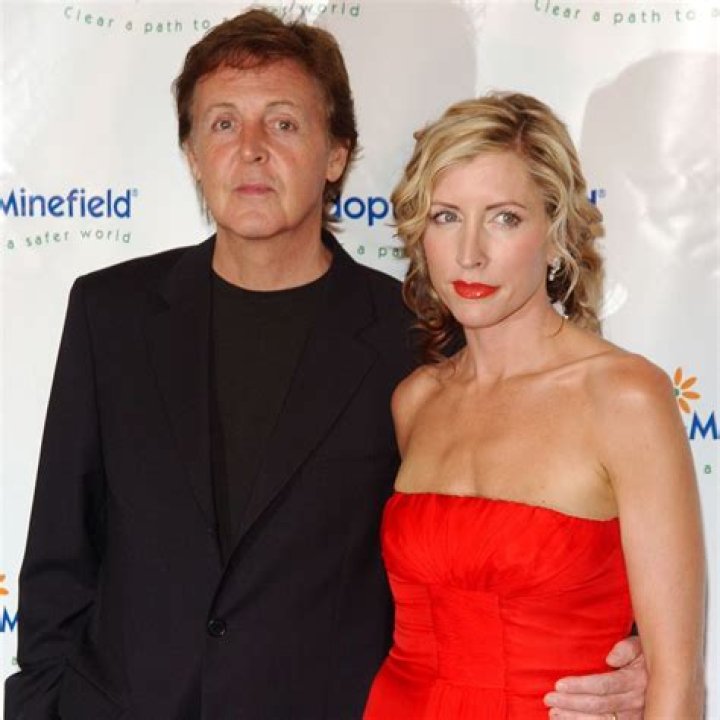 Mike Mills’s Girlfriend: Who is Mike Mills Dating?