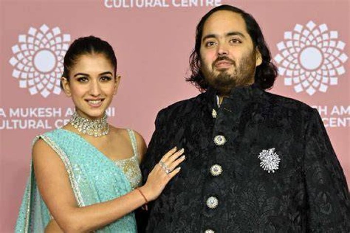 Mukesh Ambani’s Wife: Who is Mukesh Ambani Dating?