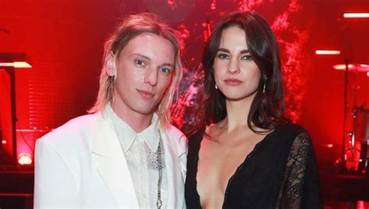 Natalie Bower’s Boyfriend: Who is Natalie Bower Dating?