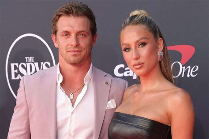 Natasha Oakley’s Boyfriend: Who is Natasha Oakley Dating?