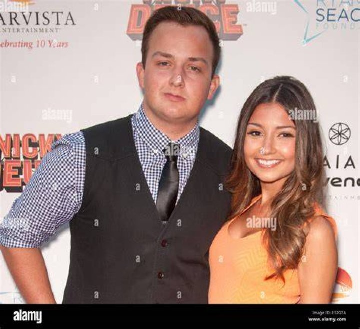 Noah Munck’s Girlfriend: Who is Noah Munck Dating?