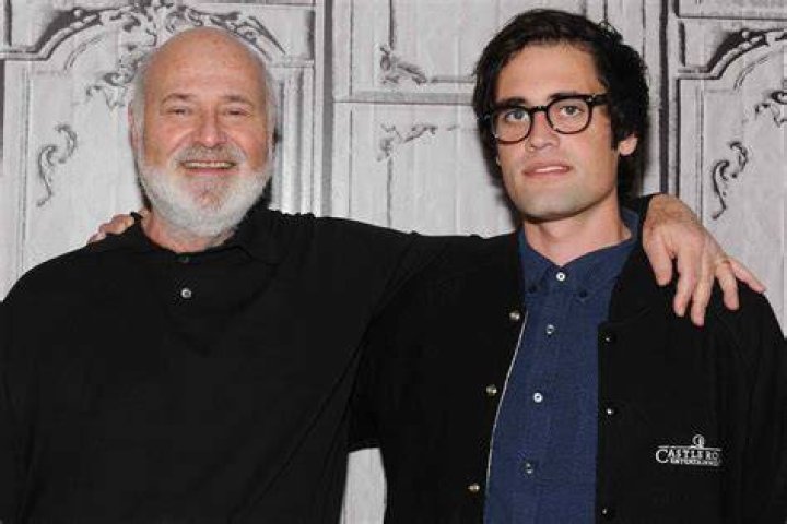 Rob Corddry’s Wife: Who is Rob Corddry Dating?