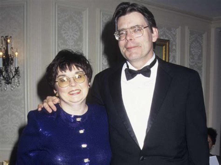 Stephen King’s Wife: Who is Stephen King Dating?