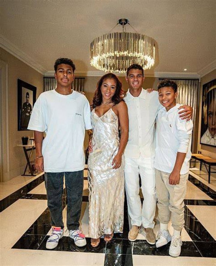 Thiago Silva’s Wife: Who is Thiago Silva Dating?