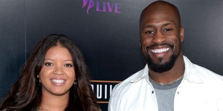 Vernon Davis’s Girlfriend: Who is Vernon Davis Dating?