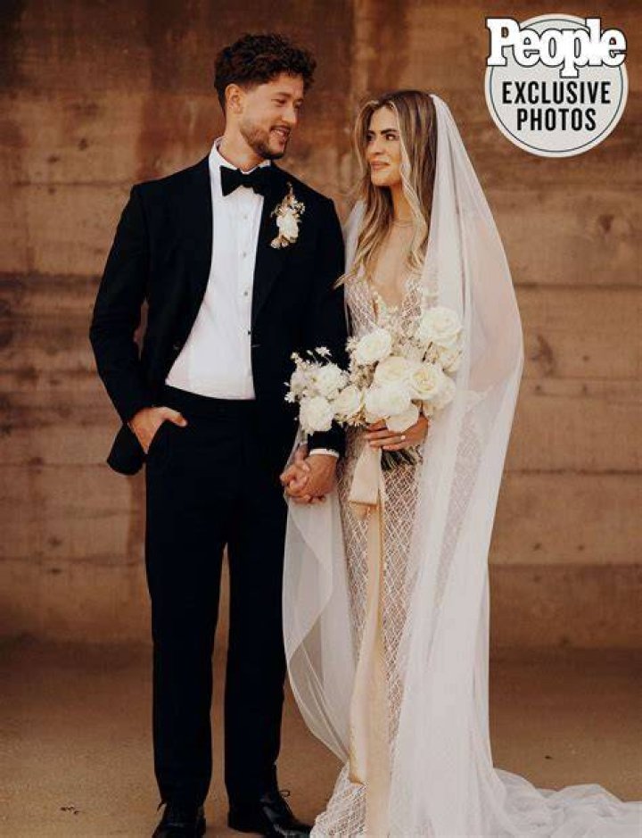 Whitney Simmons’s Boyfriend: Who is Whitney Simmons Dating?