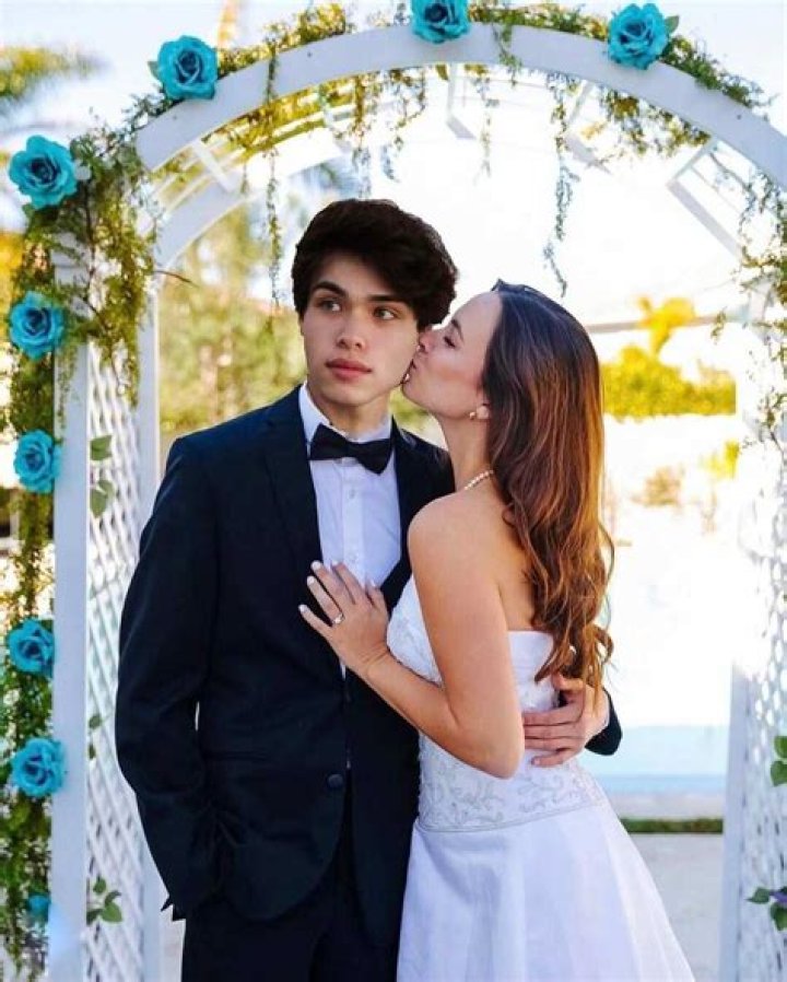 Who is Alan Stokes Dating – Alan Stokes's Girlfriend & Exes