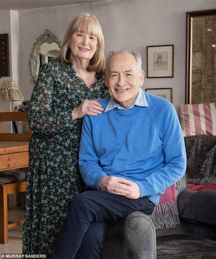 Who is Alastair Stewart Dating – Alastair Stewart's Wife & Exes