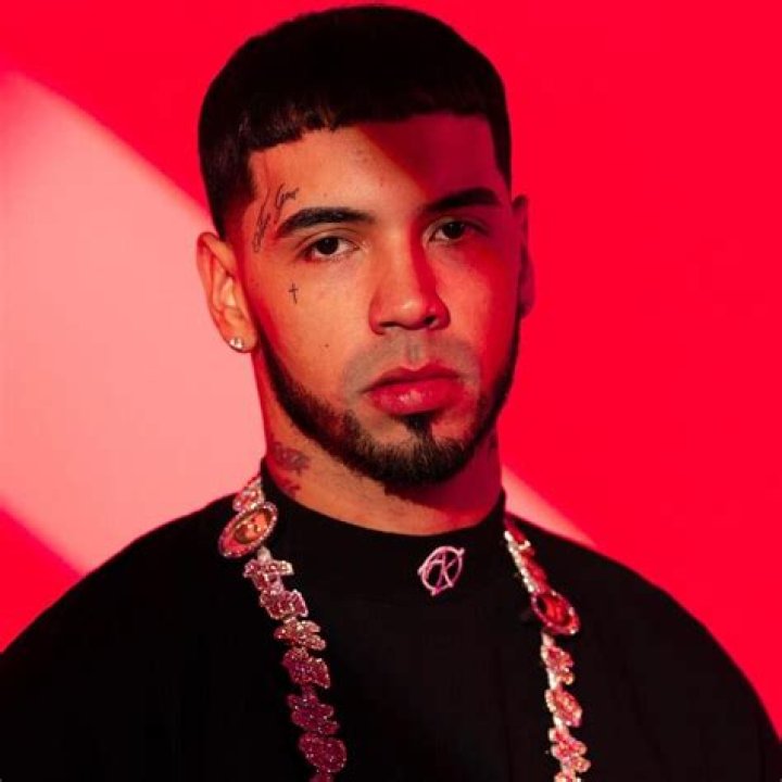 Who is Anuel AA Dating – Anuel AA's Girlfriend & Exes