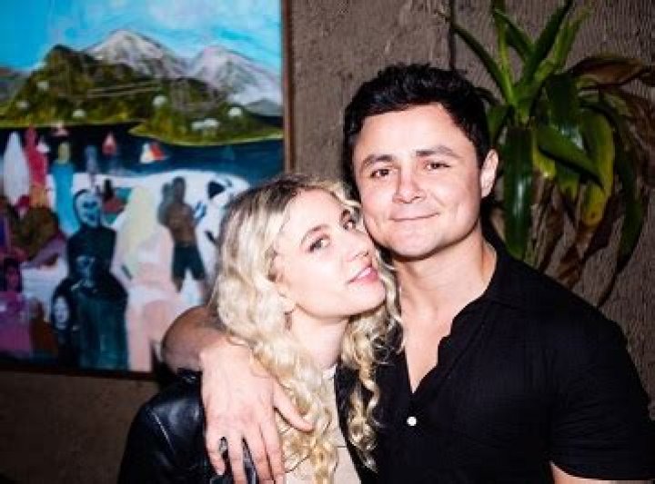 Who is Arturo Castro Dating – Arturo Castro's Girlfriend & Exes
