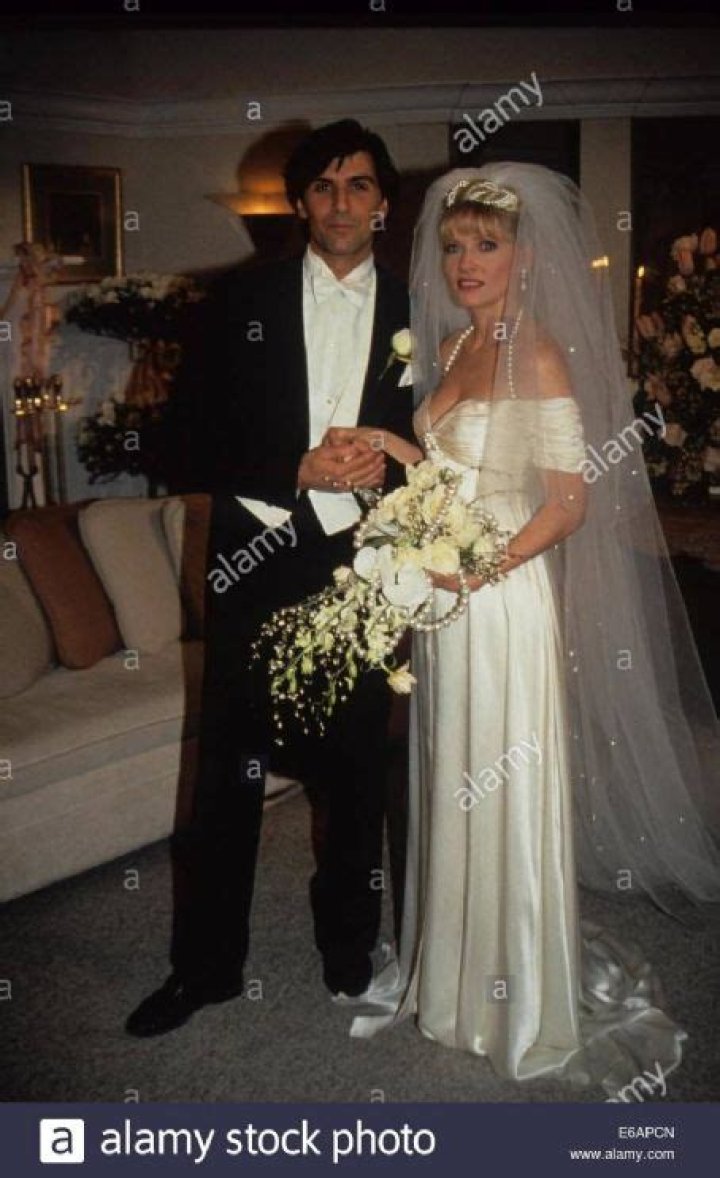 Who is Barbara Crampton Dating – Barbara Crampton's Husband & Exes