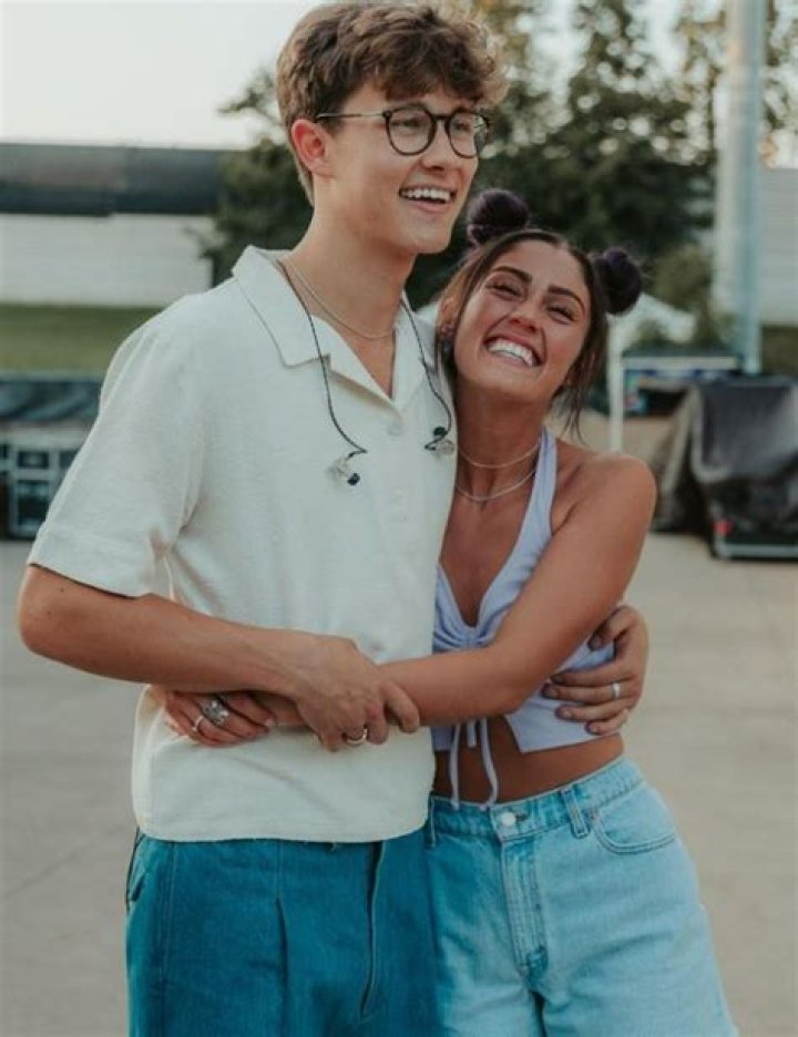 Who is David Kushner Dating – David Kushner's Girlfriend & Exes