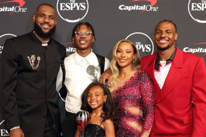 Who is Deron Williams Dating – Deron Williams's Girlfriend & Exes