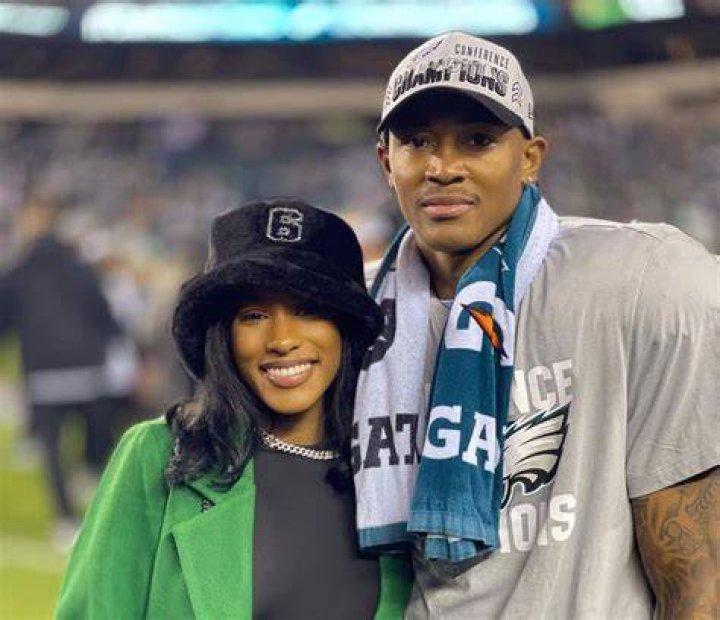 Who is Devonta Freeman Dating – Devonta Freeman's Girlfriend & Exes