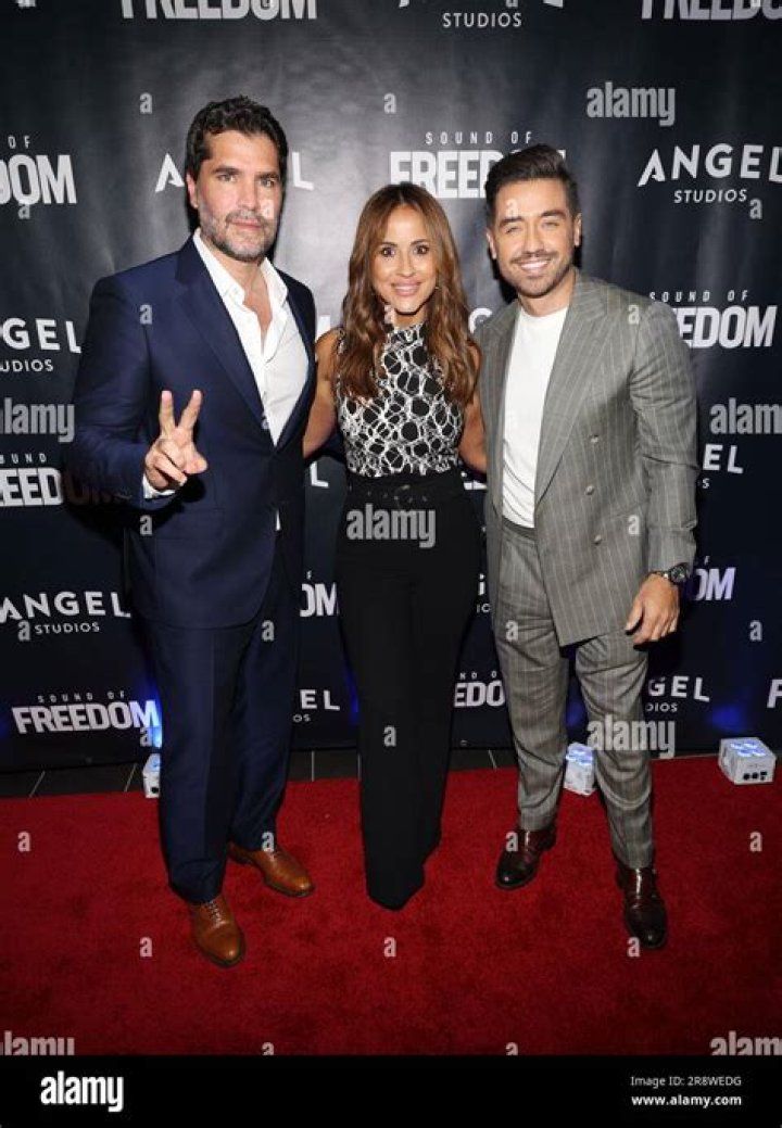 Who is Eduardo Yanez Dating – Eduardo Yanez's Girlfriend & Exes