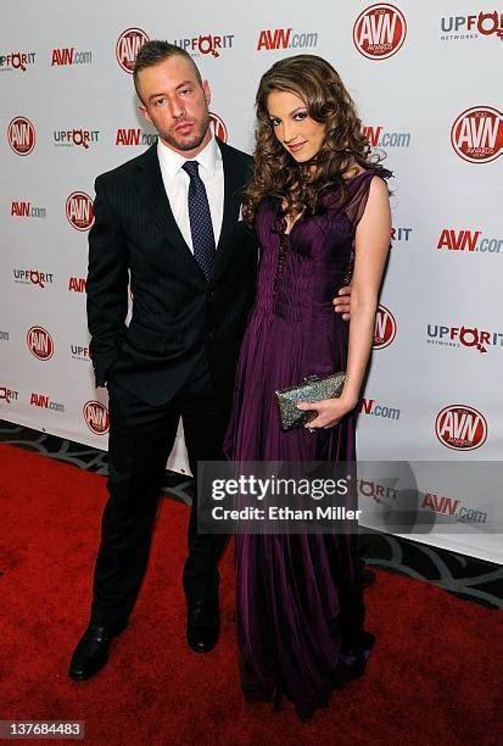 Who is Greg Puciato Dating – Greg Puciato's Girlfriend & Exes