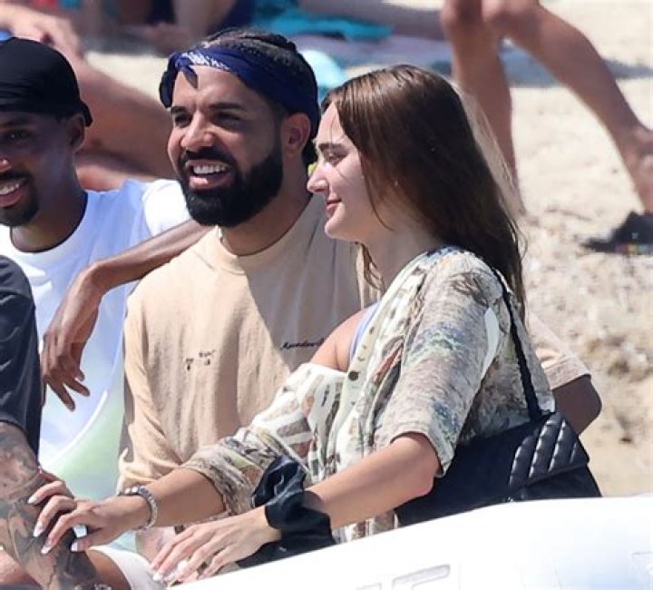 Who is Suede Brooks Dating – Suede Brooks's Boyfriend & Exes