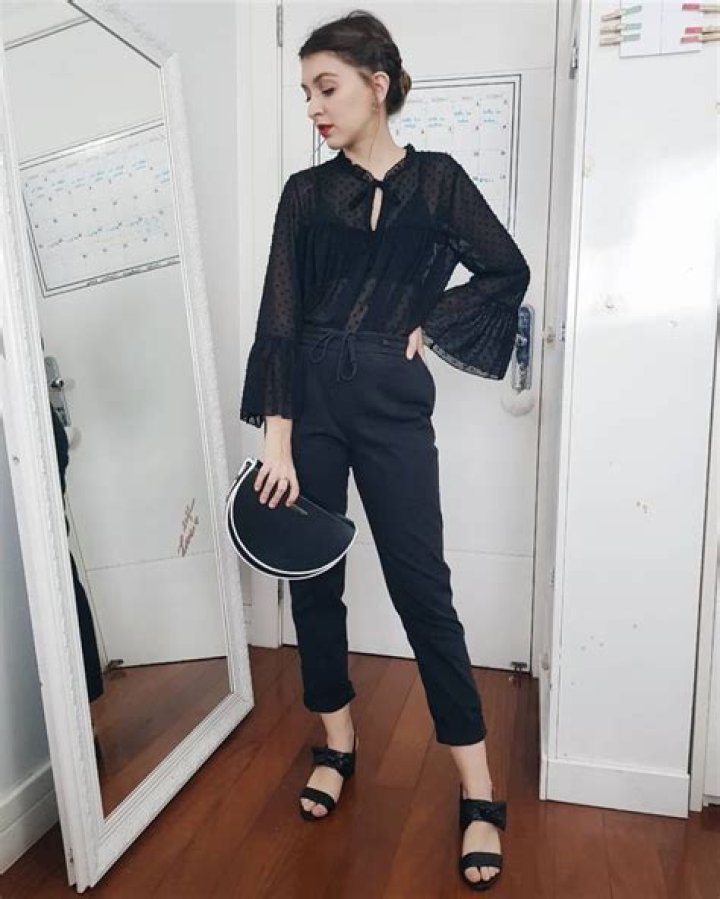 Yasmim Fassbinder’s Girlfriend: Who is Yasmim Fassbinder Dating?