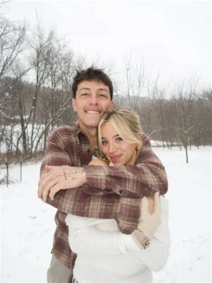 Zoey Aune’s Boyfriend: Who is Zoey Aune Dating?